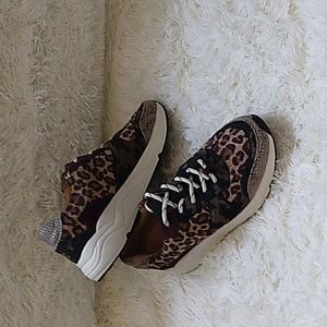 Womans oasis society platform sneaker size 7.5